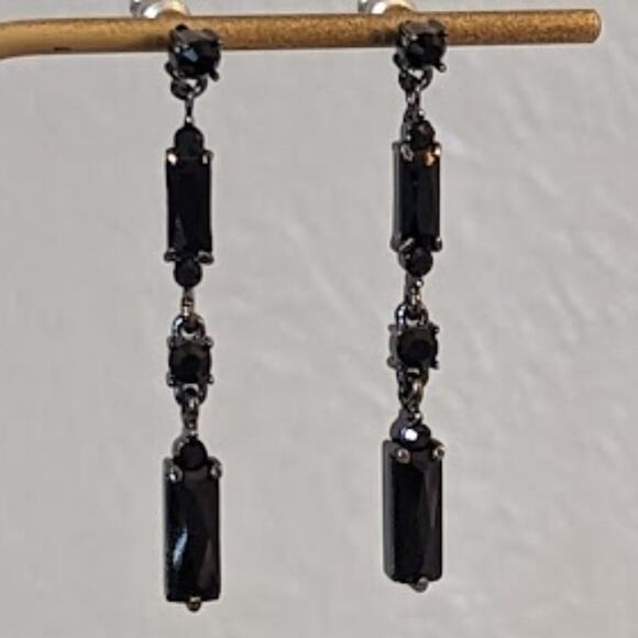 Vintage Black Faceted Crystal Gun Metal Dangle Post Earrings - Picture 3 of 5